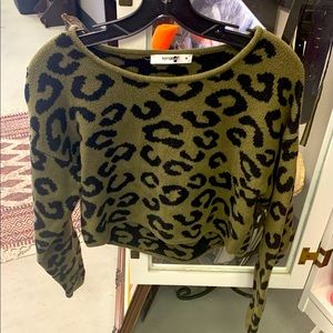 Crop sweater green and black